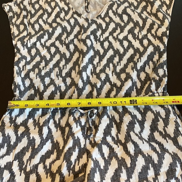 J.Crew Black and White Graphic Cap Sleeve Shorts Jumper. Size XS. With Pockets. - Picture 12 of 16